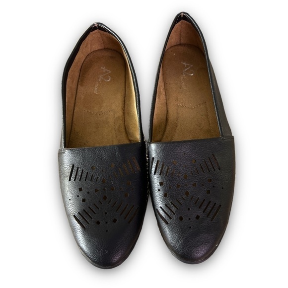 A2 by Aerosoles Women’s Black Laser Cut Out Flats Size 9 - Picture 3 of 11